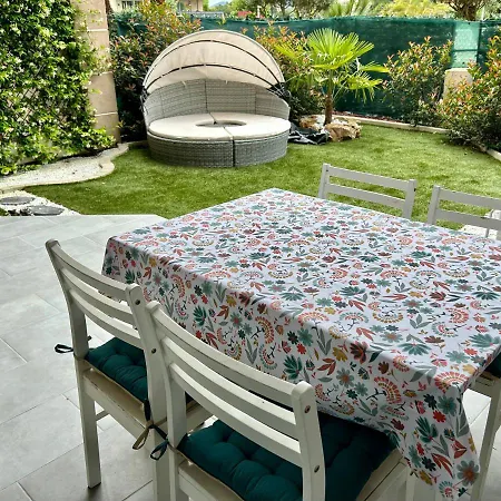 Joli Climatise Avec Jardin Dans Avec Piscine Διαμέρισμα Αντίμπ
