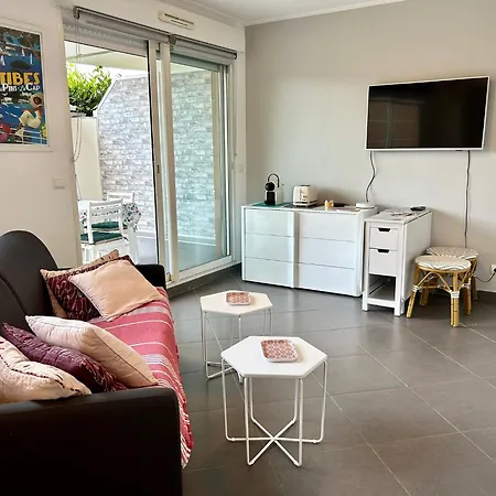 Joli Climatise Avec Jardin Dans Avec Piscine Daire