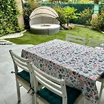 Joli Climatisé Avec Jardin Dans Résidence Avec Piscine Appartamento Antibes